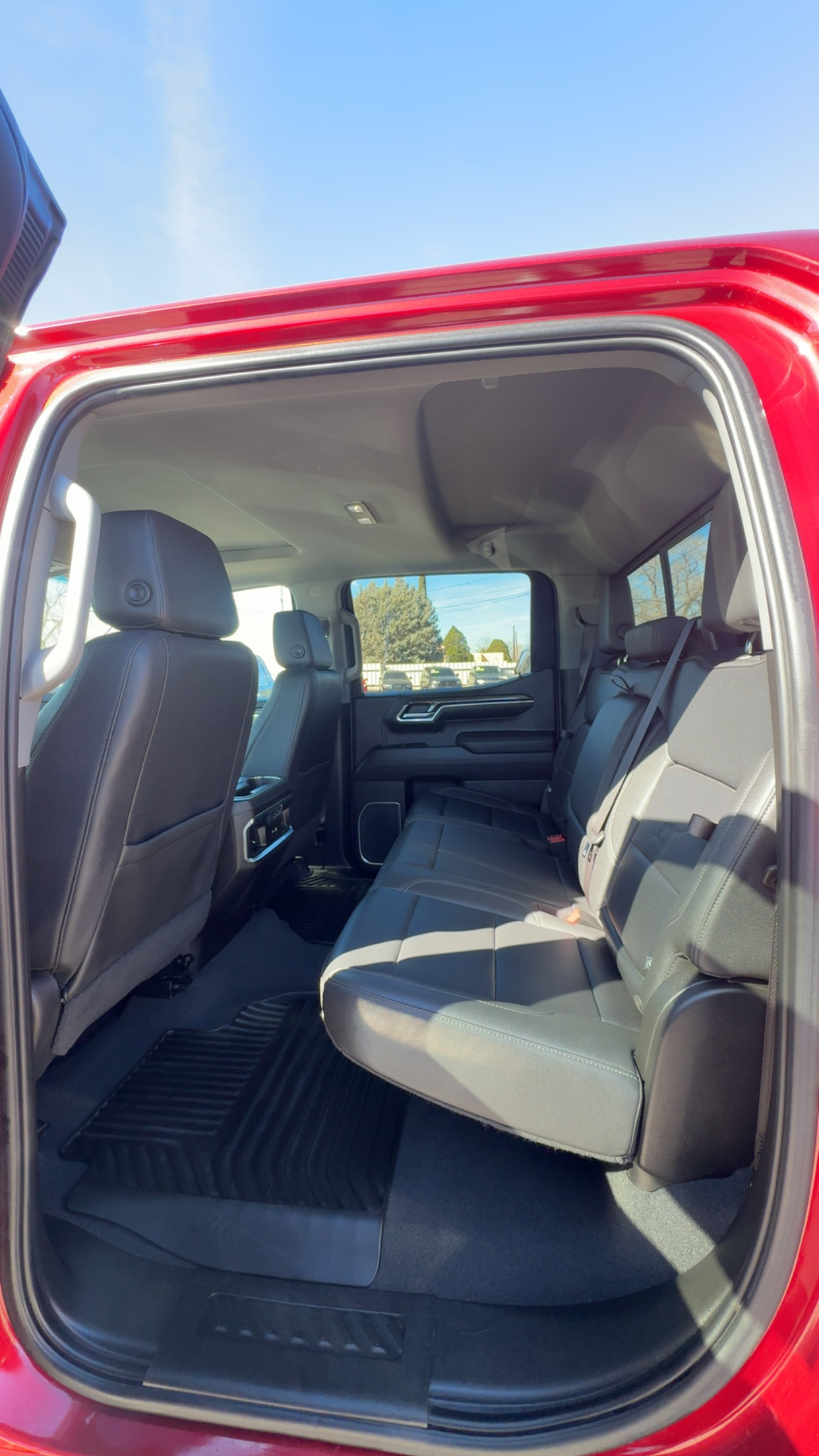 
								2023 CHEVROLET Silverado LTZ full									