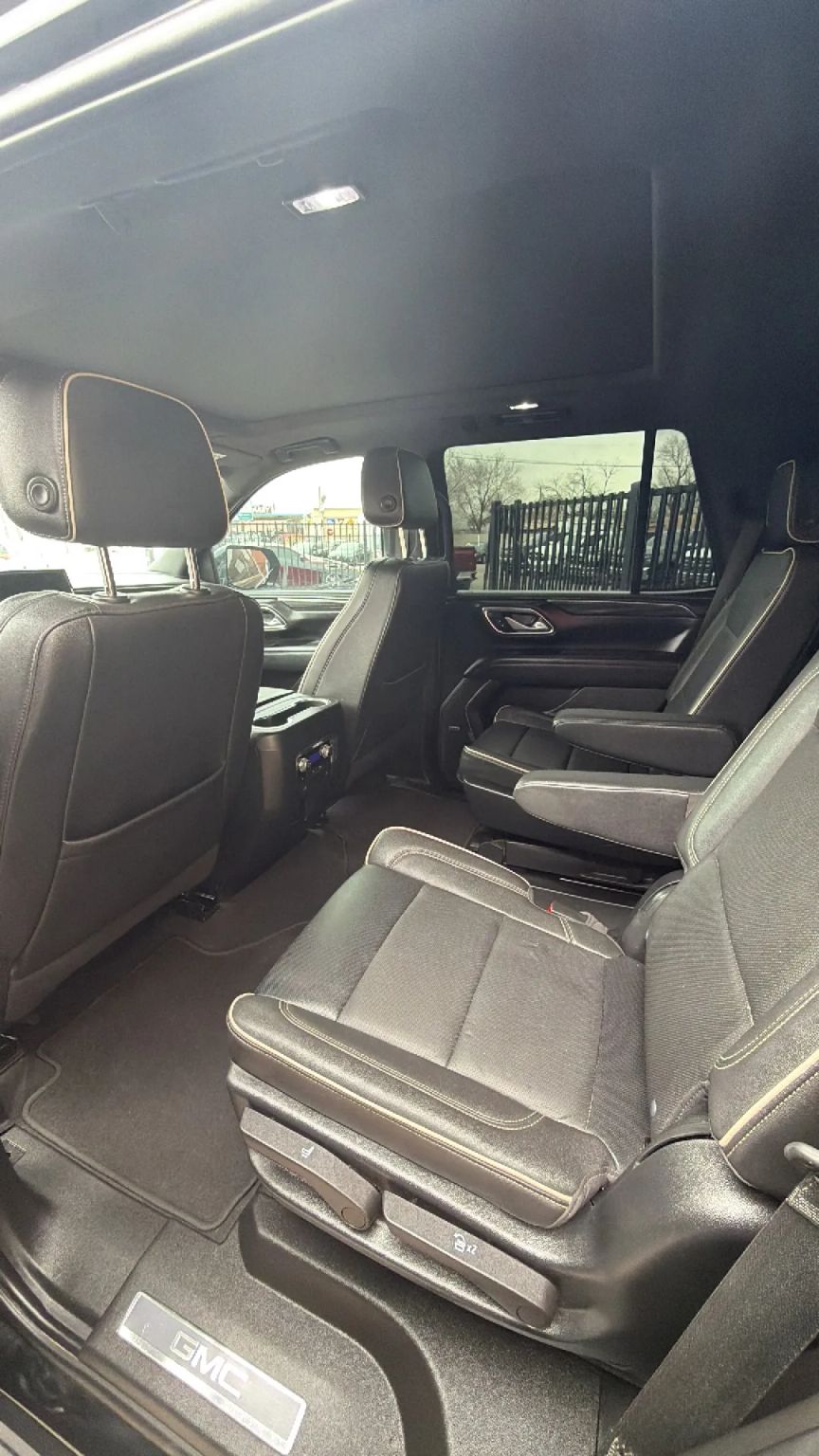 
								2022 GMC Yukon SLT full									