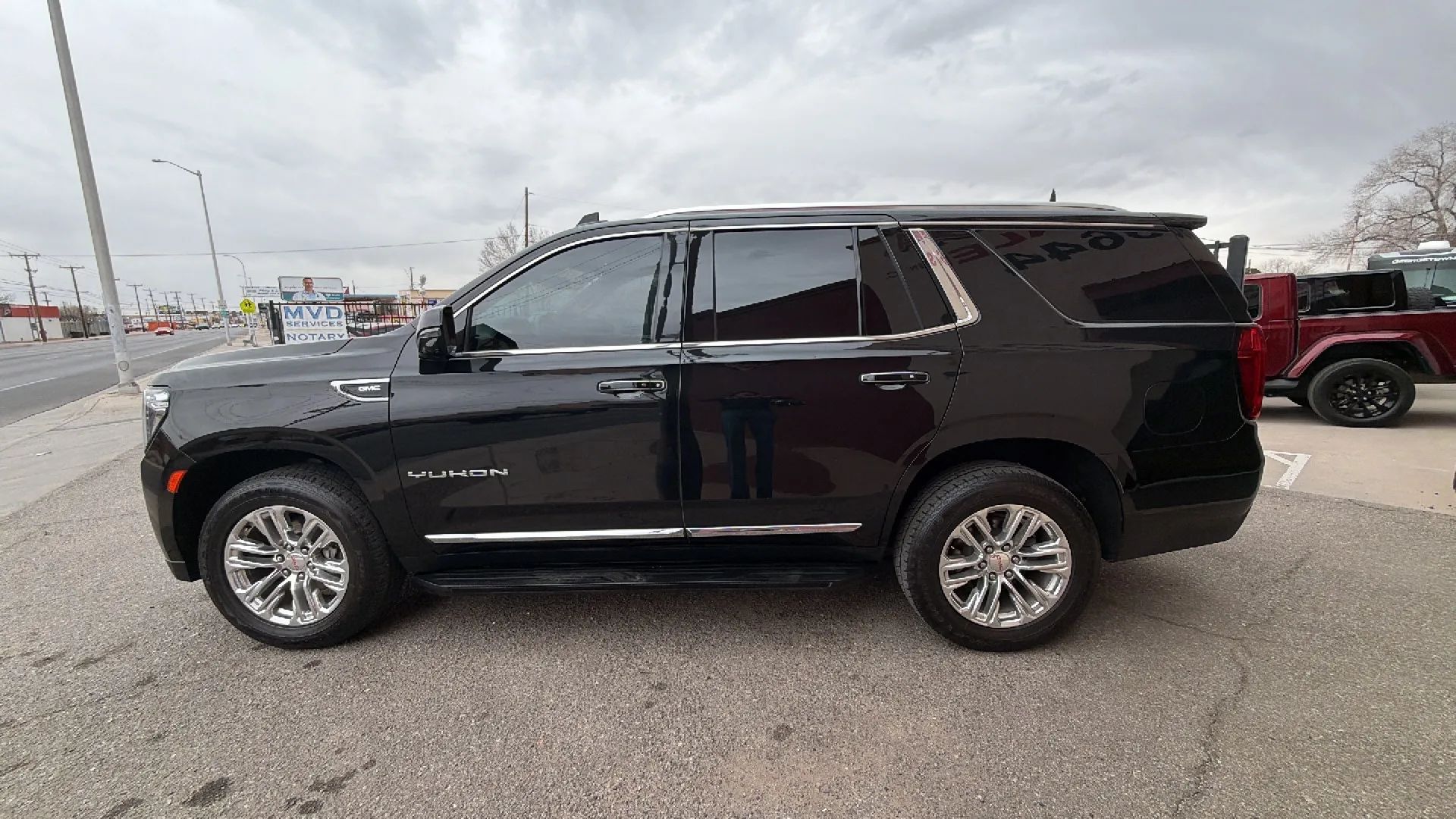 
								2022 GMC Yukon SLT full									