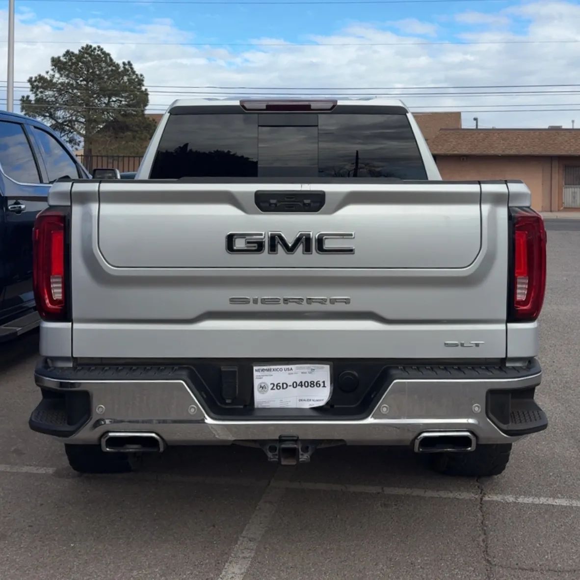 
								2022 GMC Sierra SLT full									