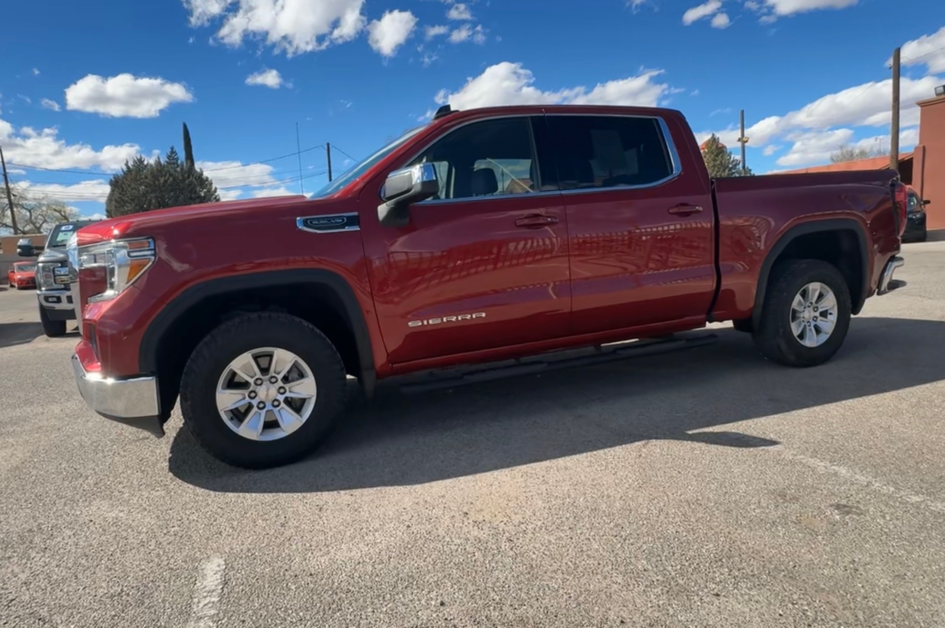 
								2019 GMC Sierra SLE full									