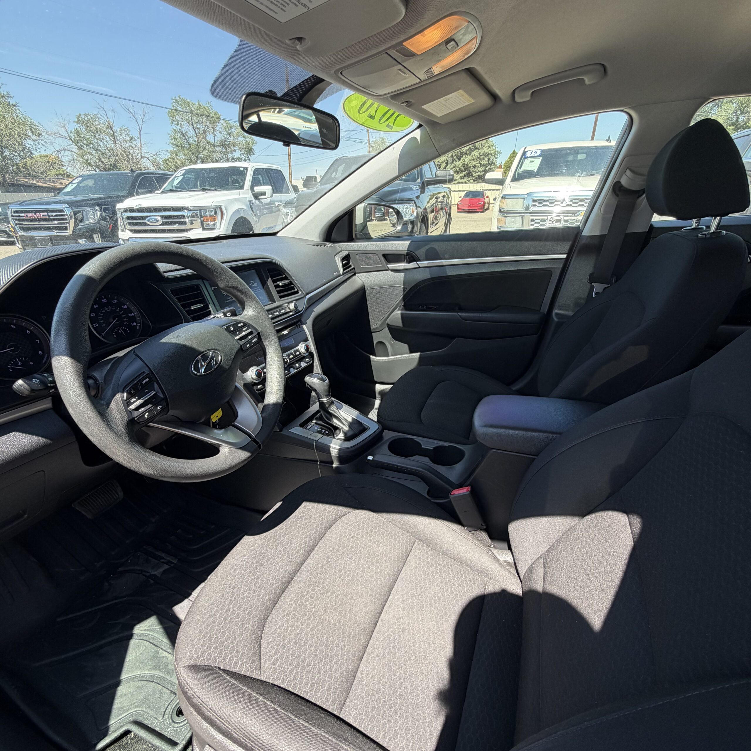 
								2020 HYUNDAI Elantra SEL full									