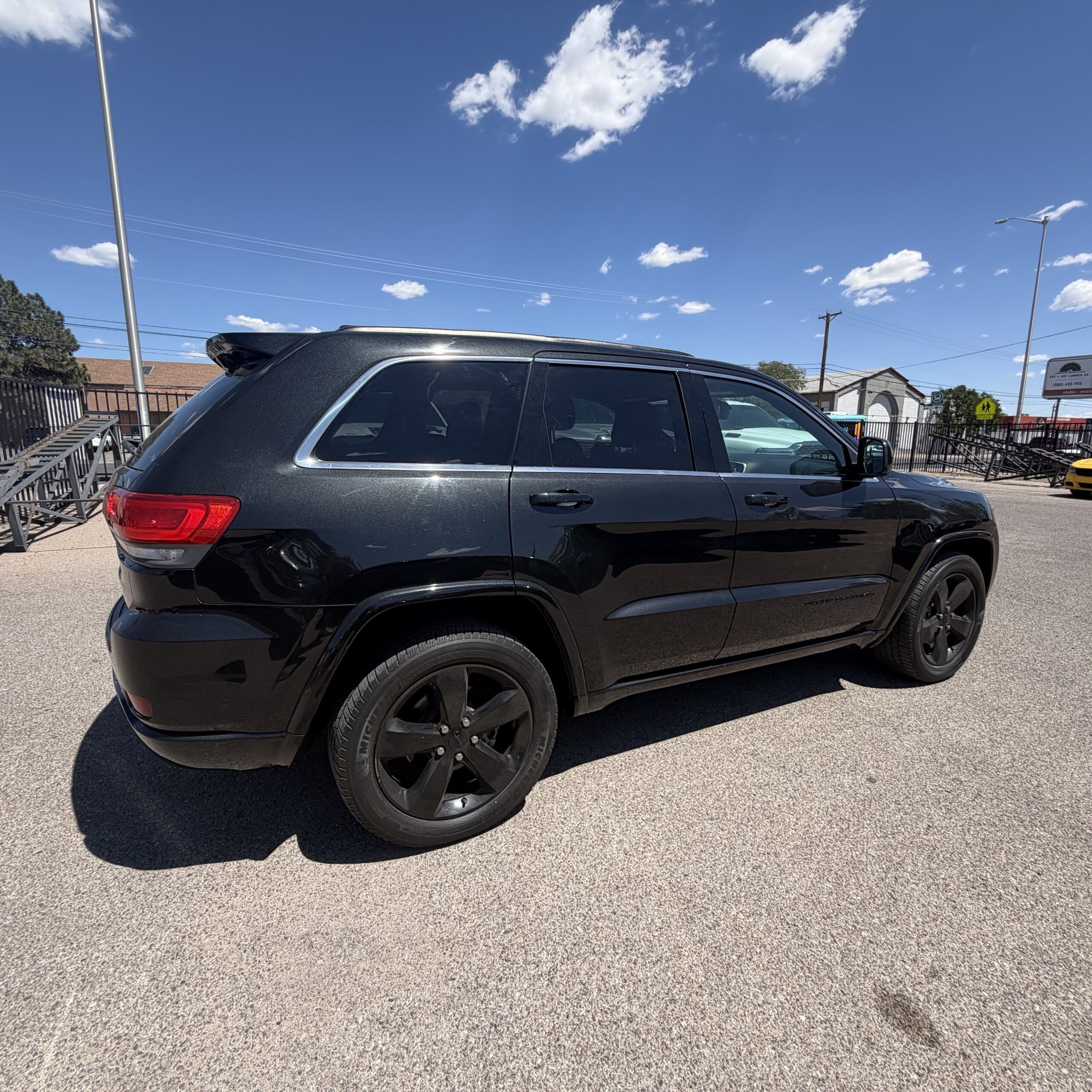 
								2015 JEEP Grand Cherokee Laredo full									