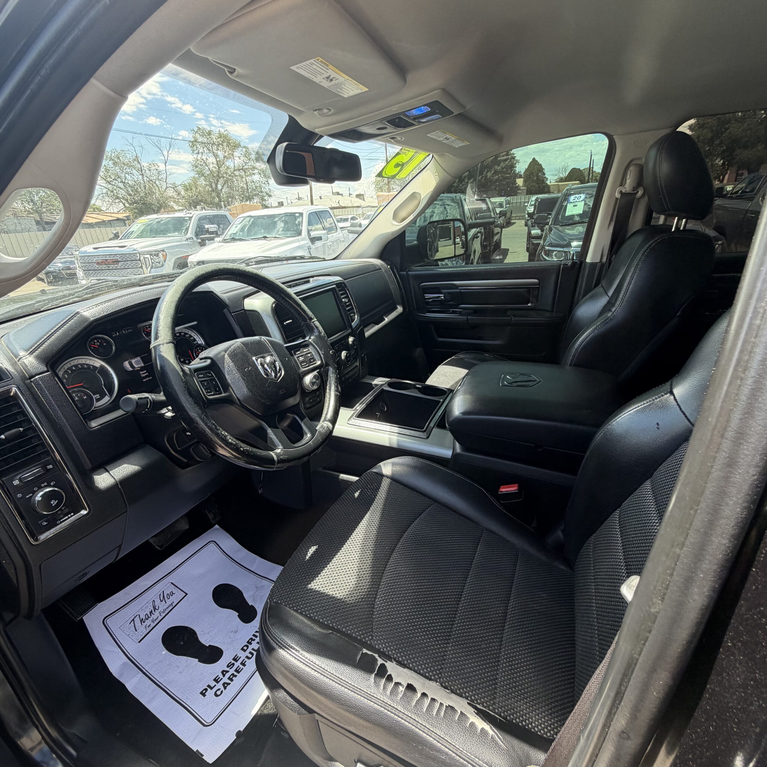 
								2015 RAM 1500 Sport full									