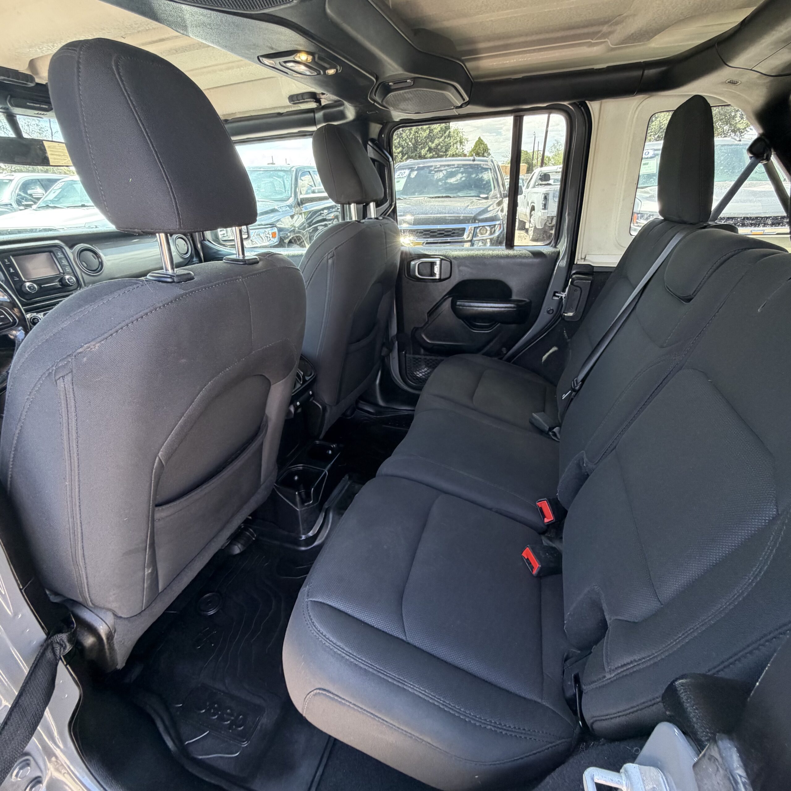 
								2020 JEEP Wrangler Unlimited Sport full									