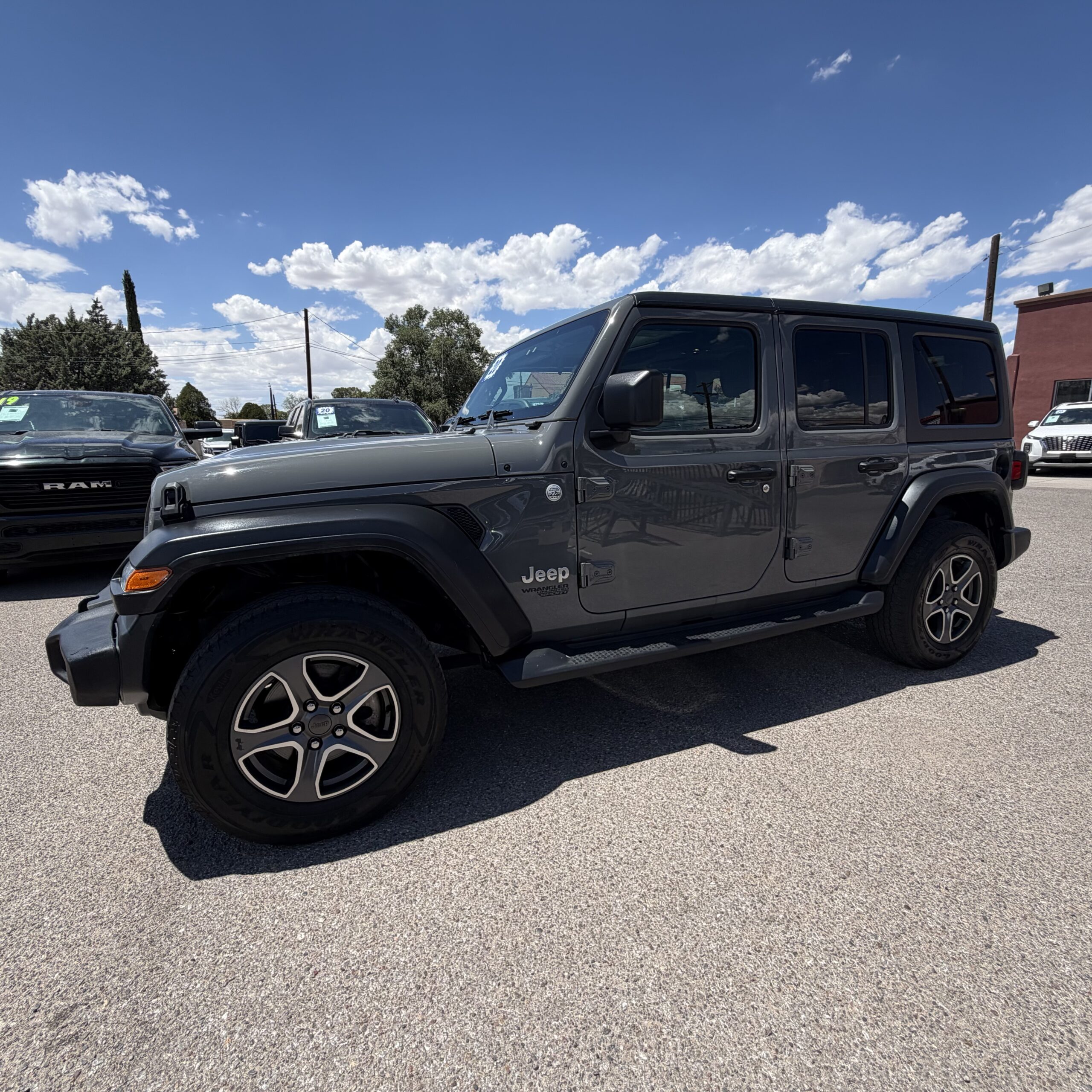 
								2020 JEEP Wrangler Unlimited Sport full									