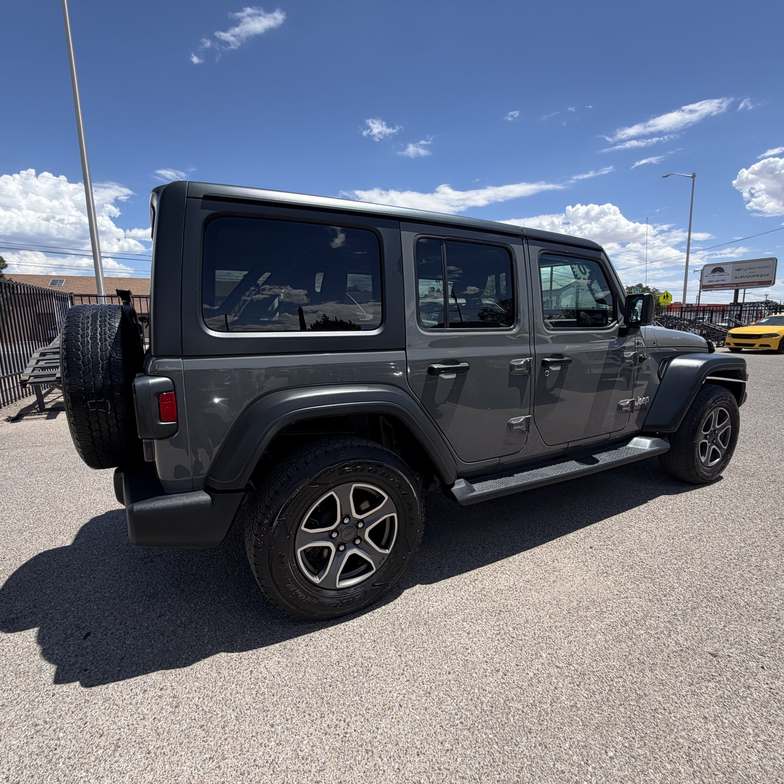 
								2020 JEEP Wrangler Unlimited Sport full									