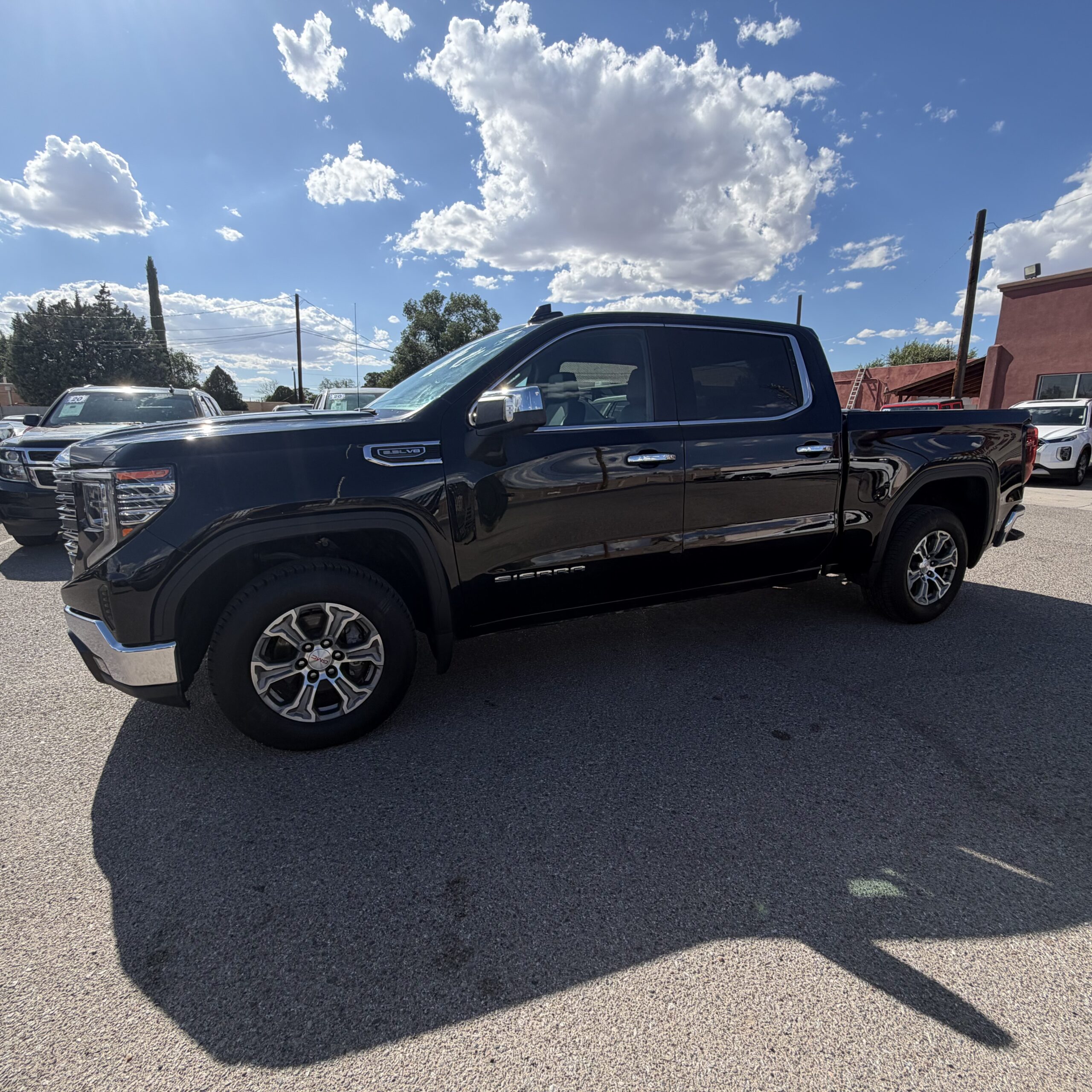 
								2024 GMC Sierra SLT full									