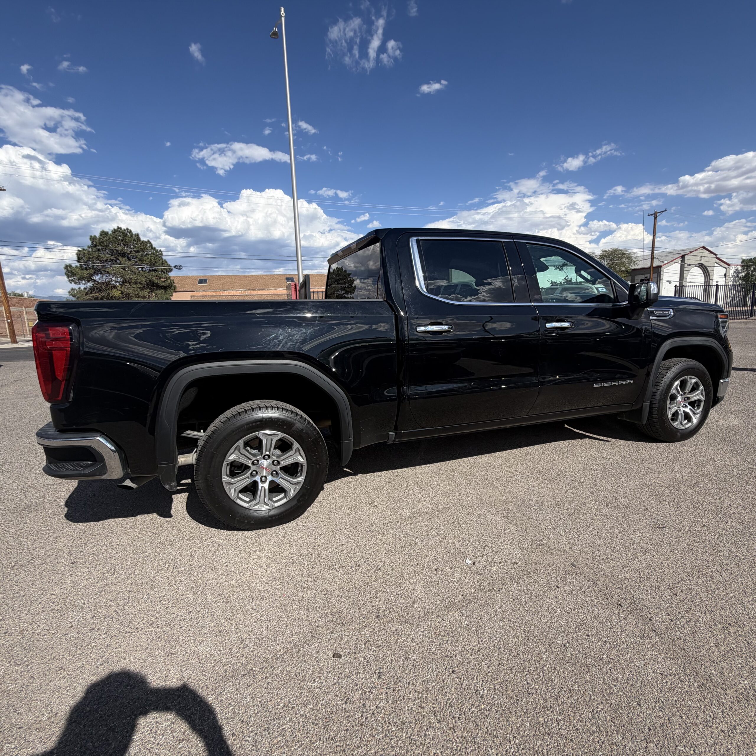 
								2024 GMC Sierra SLT full									