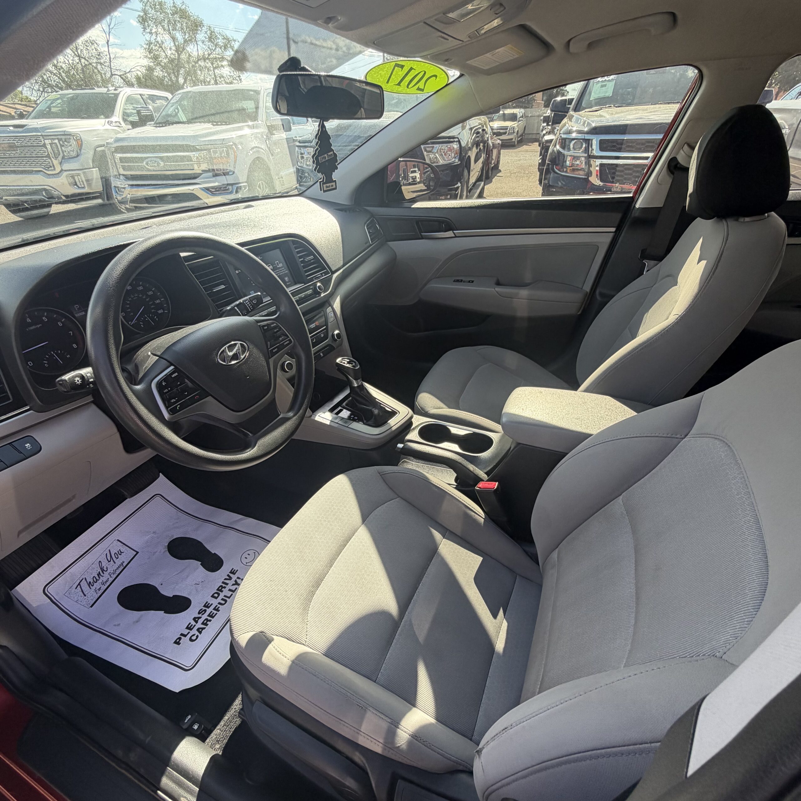
								2017 HYUNDAI Elantra SE full									
