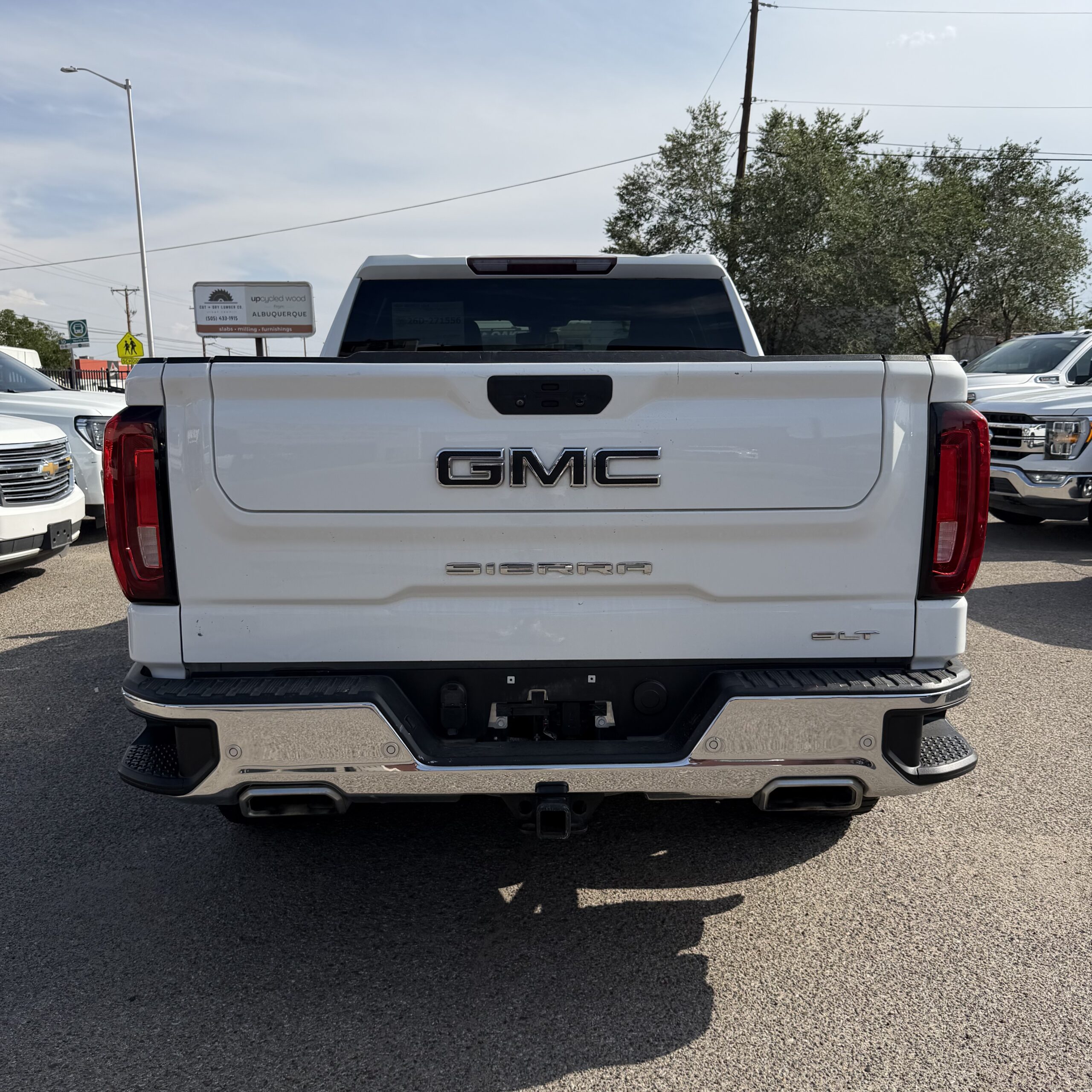 
								2022 GMC Sierra Limited SLT full									