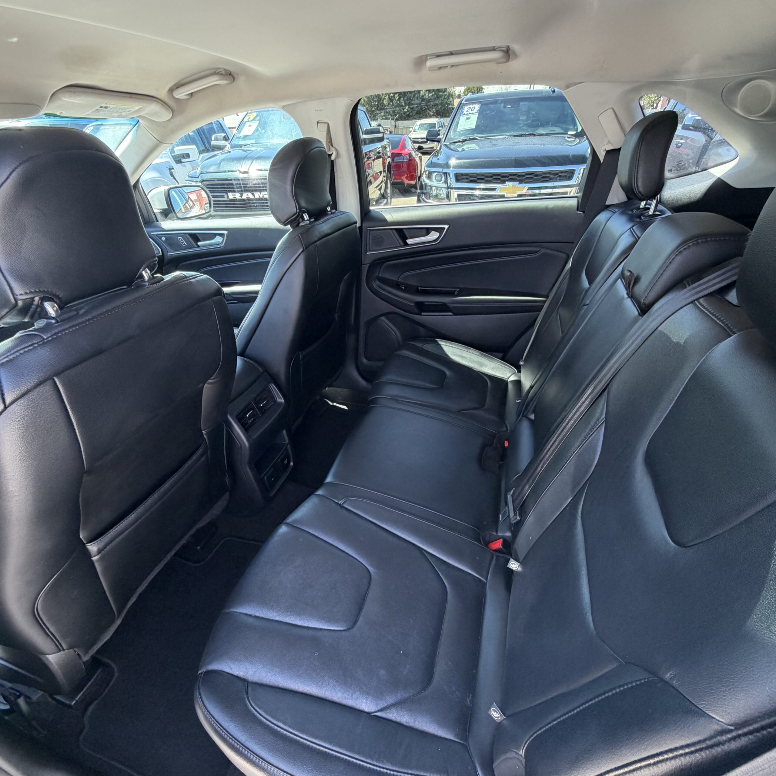 
								2019 FORD Edge Titanium full									