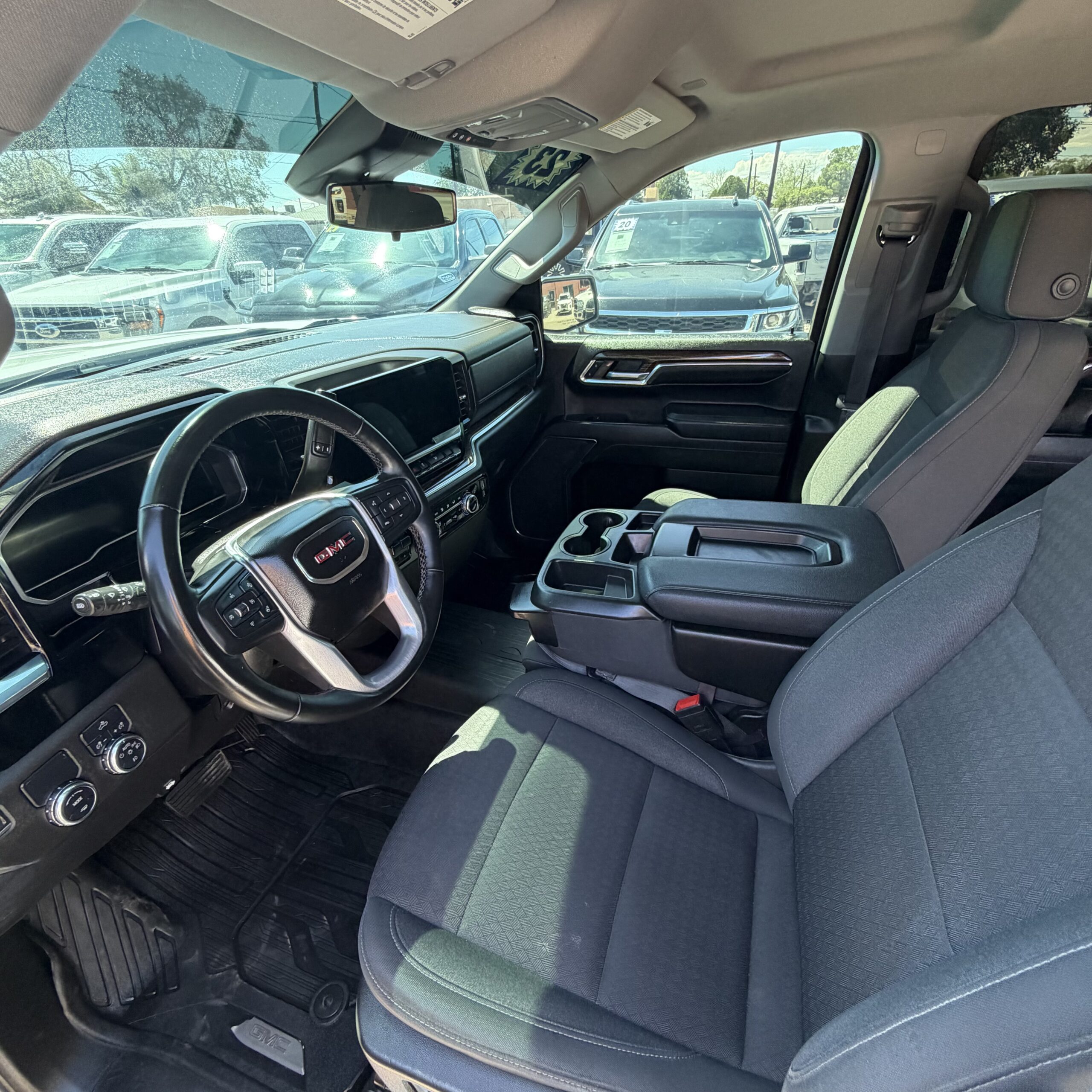 
								2023 GMC Sierra Elevation full									