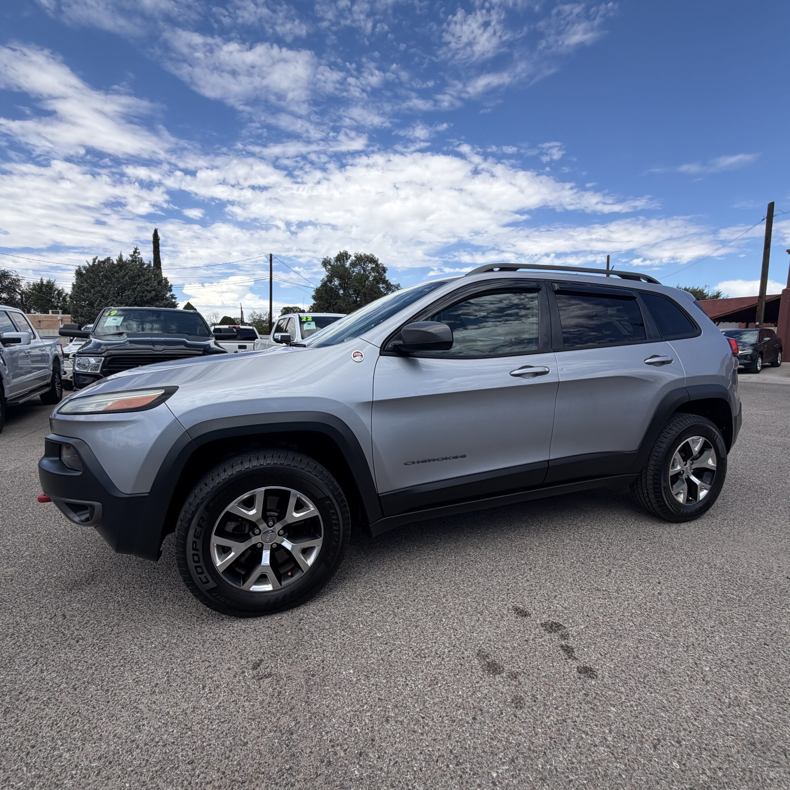 
								2014 JEEP Cherokee Trailhawk full									