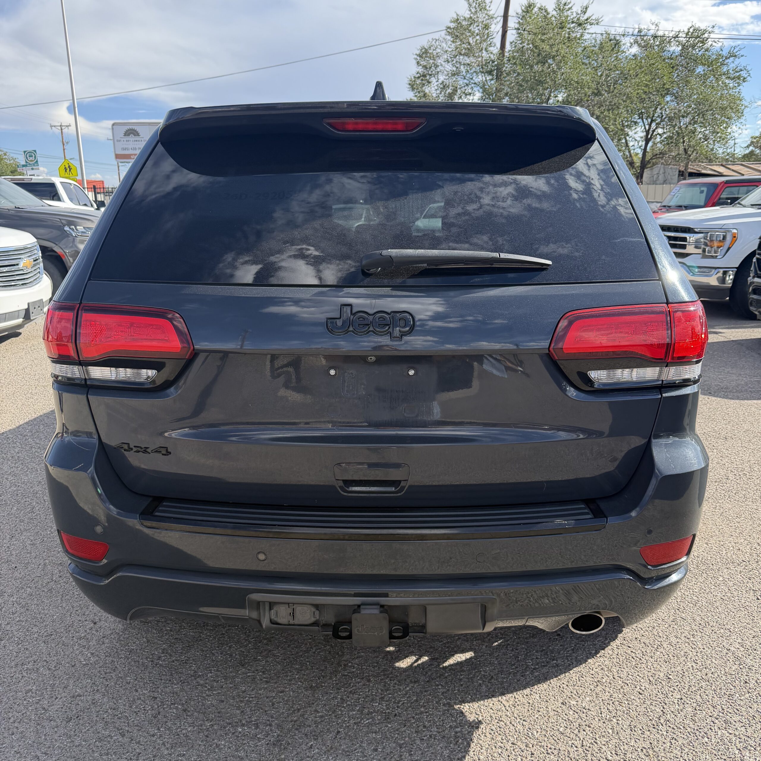 
								2017 JEEP Grand Cherokee Laredo full									