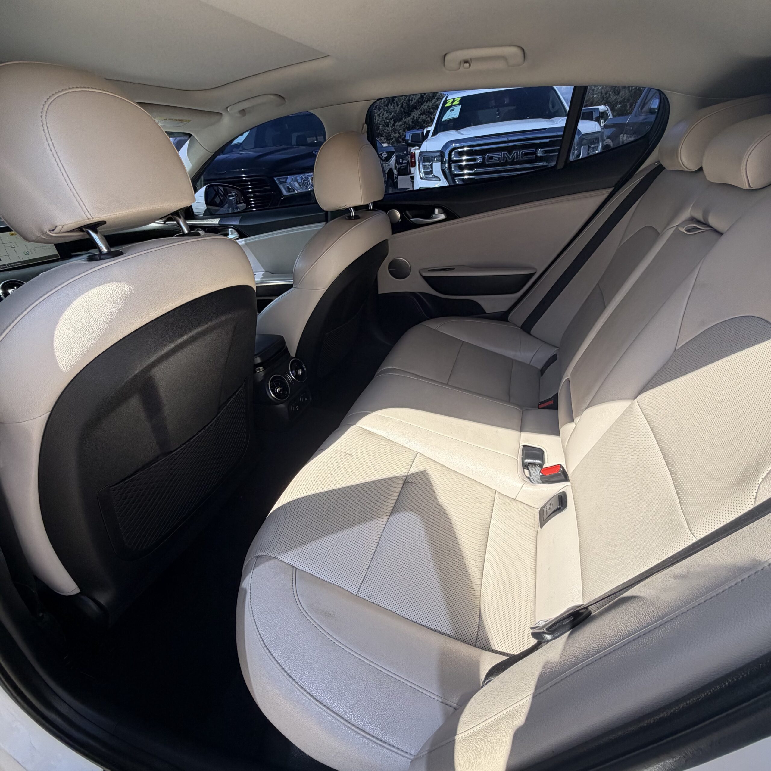 
								2019 KIA Stinger Premium full									