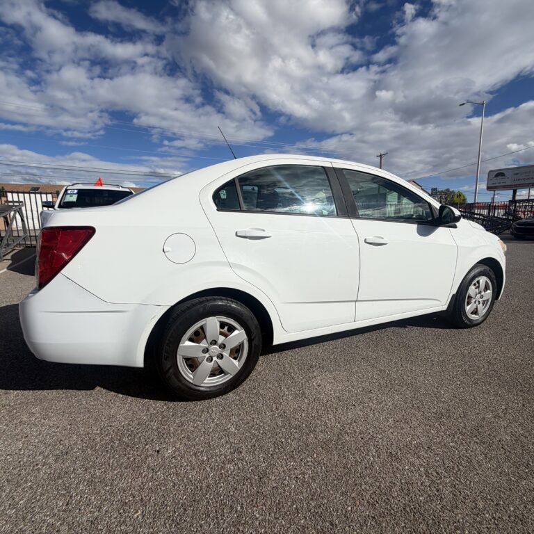 2016 CHEVROLET Sonic LS