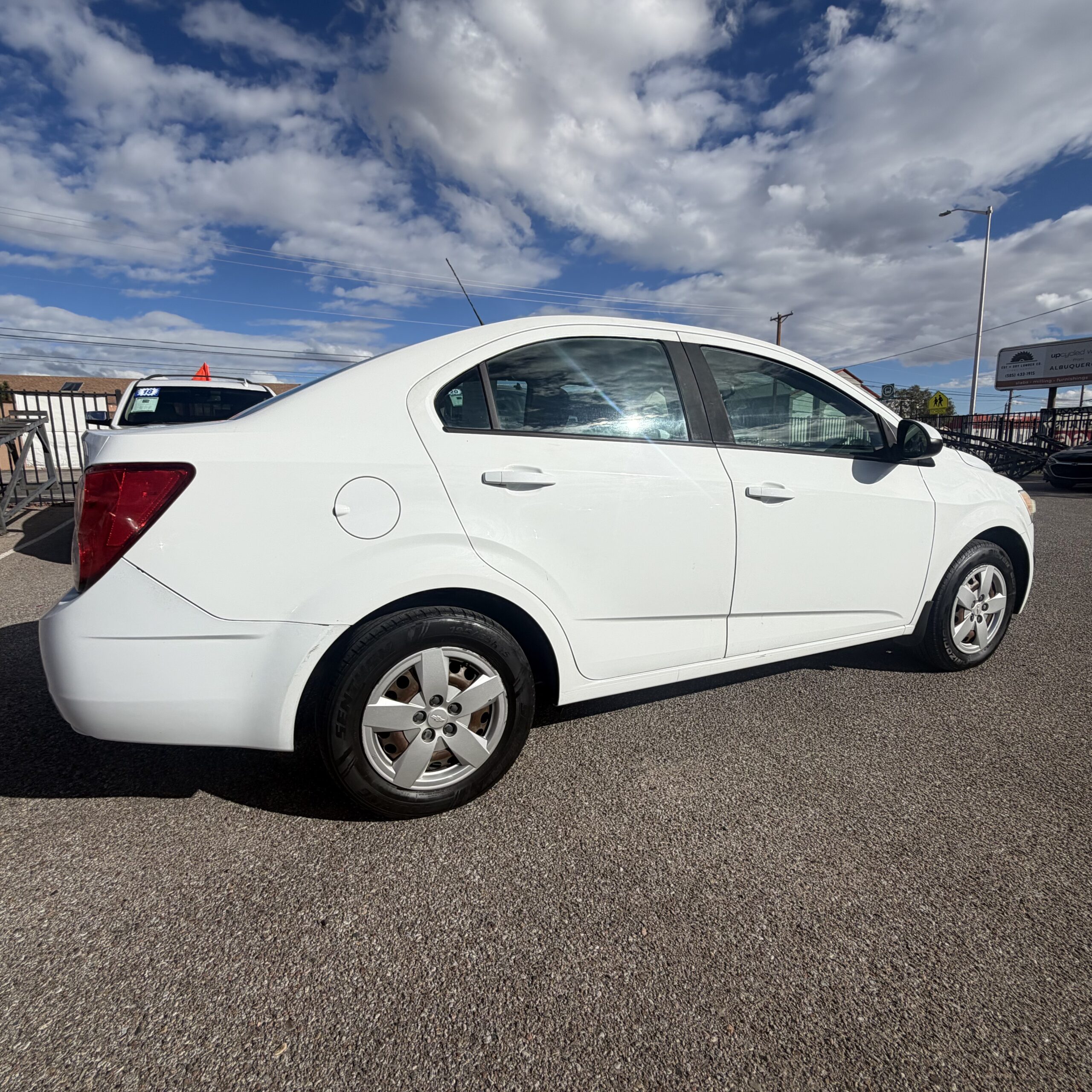 
								2016 CHEVROLET Sonic LS full									