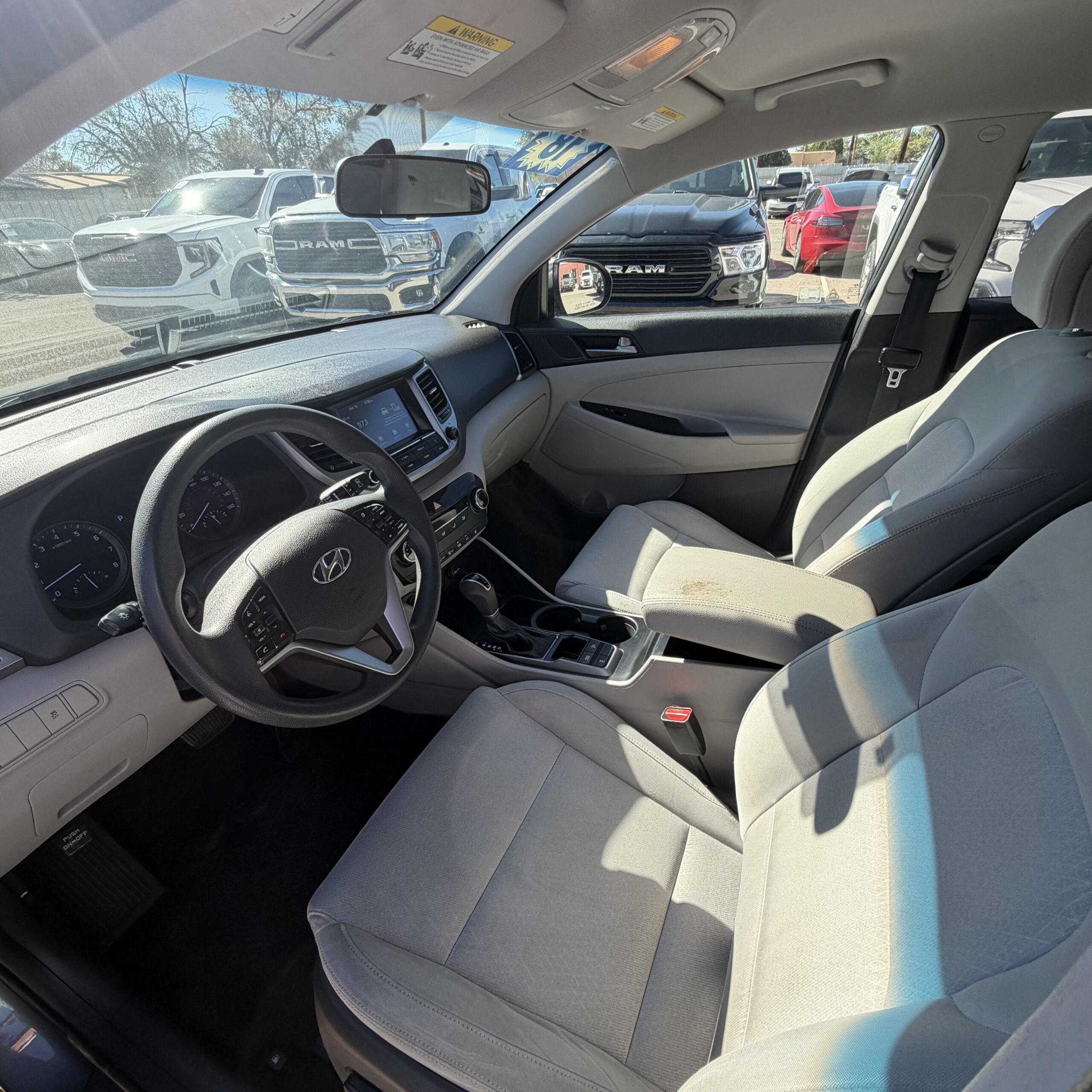 
								2018 HYUNDAI Tucson SE full									