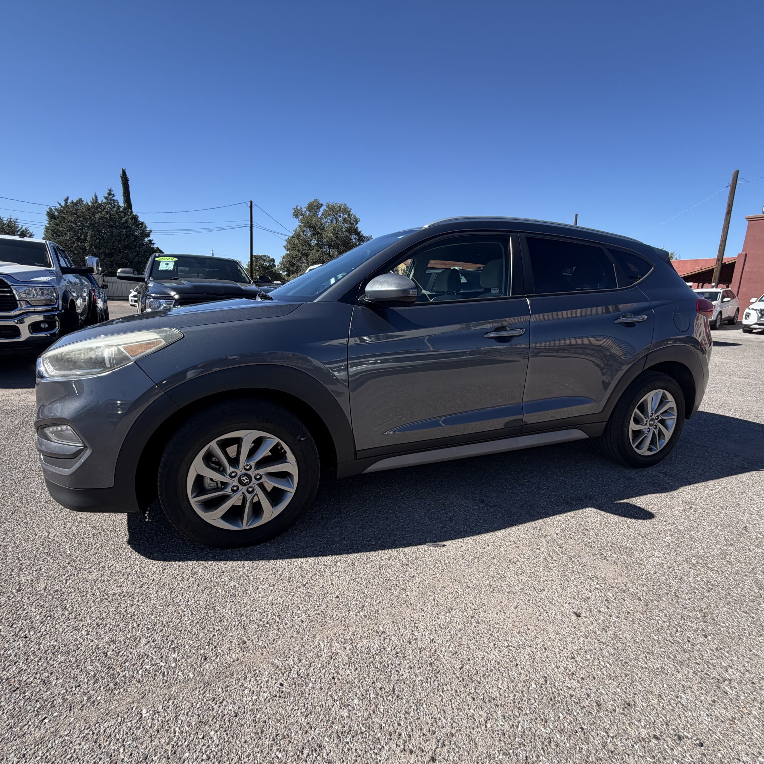 
								2018 HYUNDAI Tucson SE full									