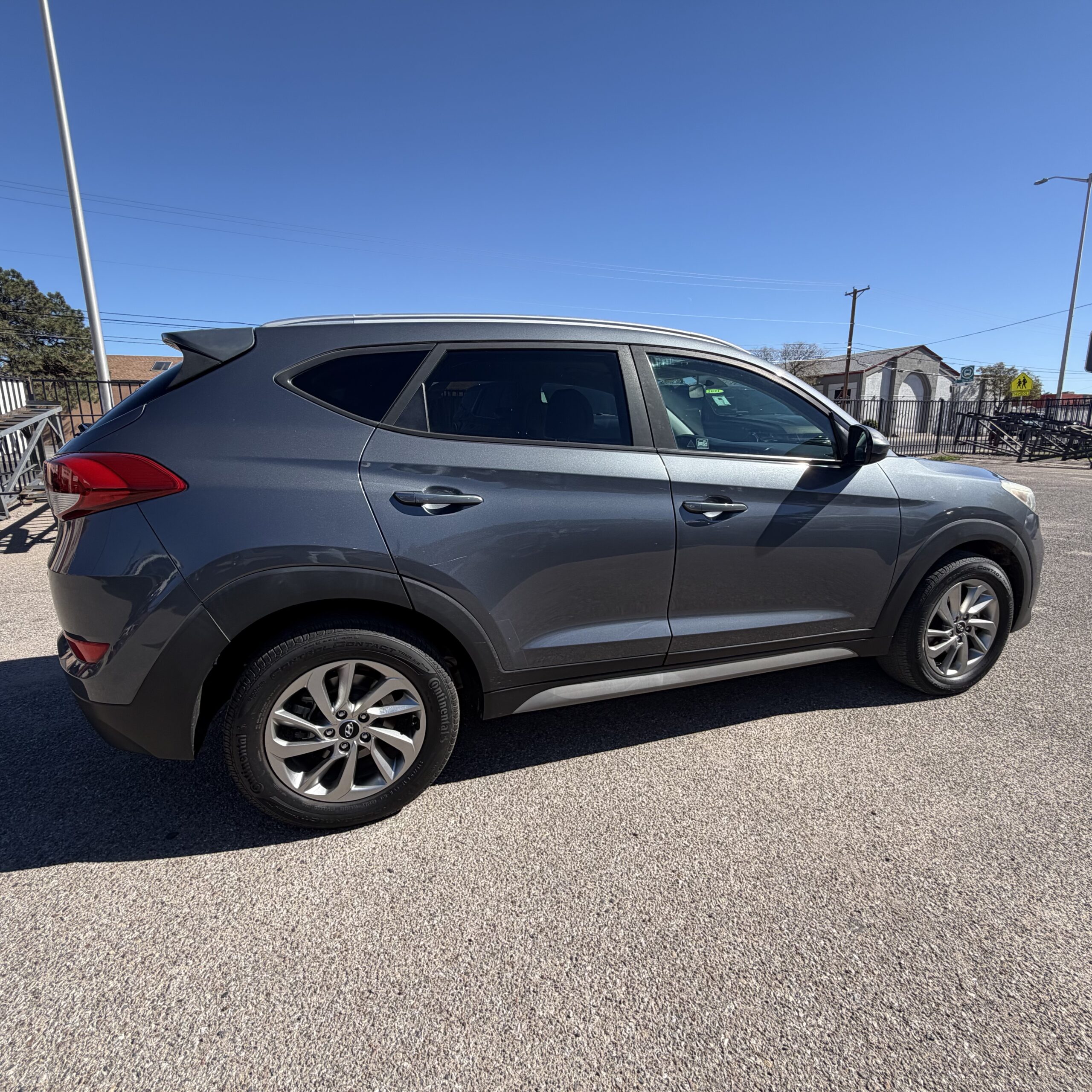 
								2018 HYUNDAI Tucson SE full									