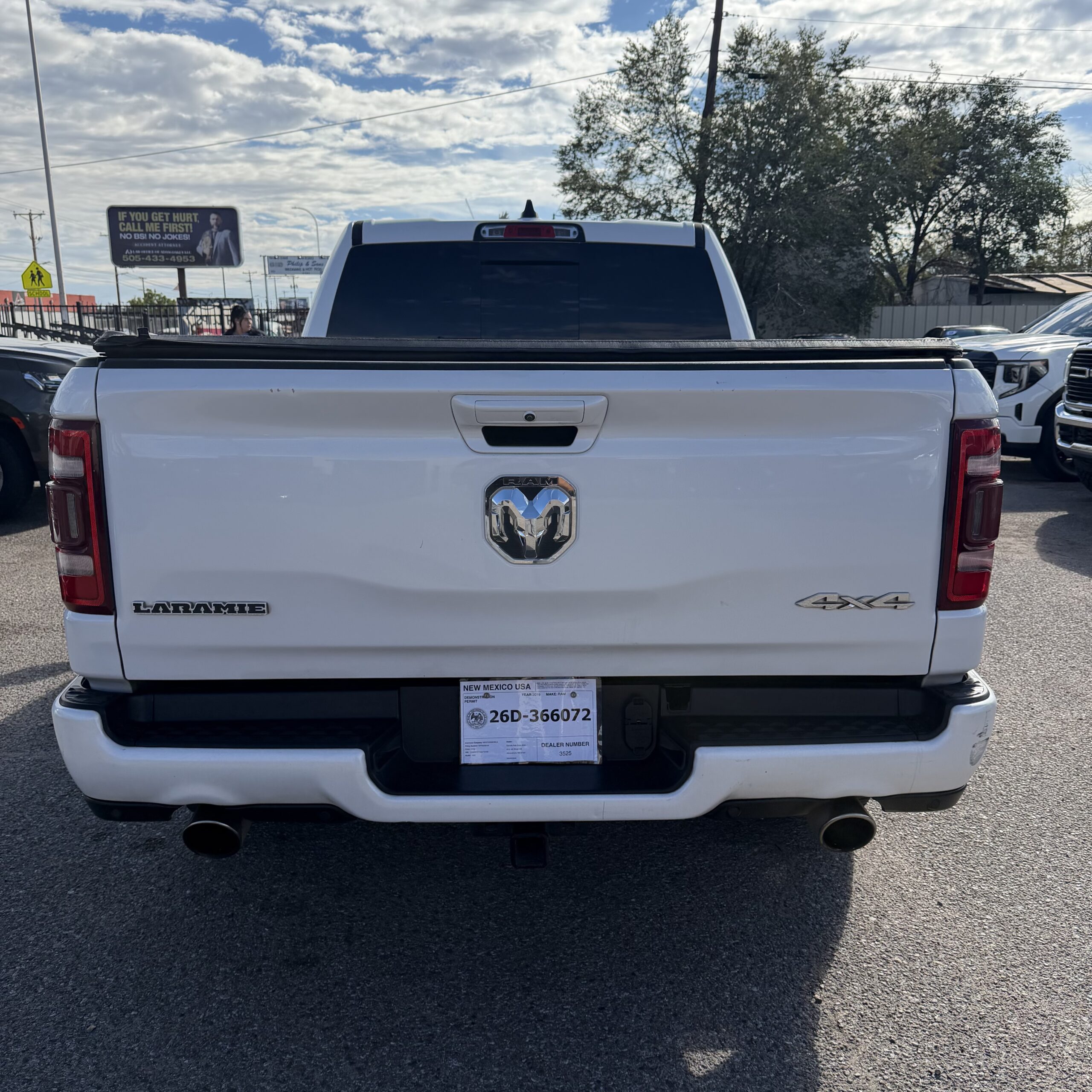
								2019 RAM 1500 Laramie full									