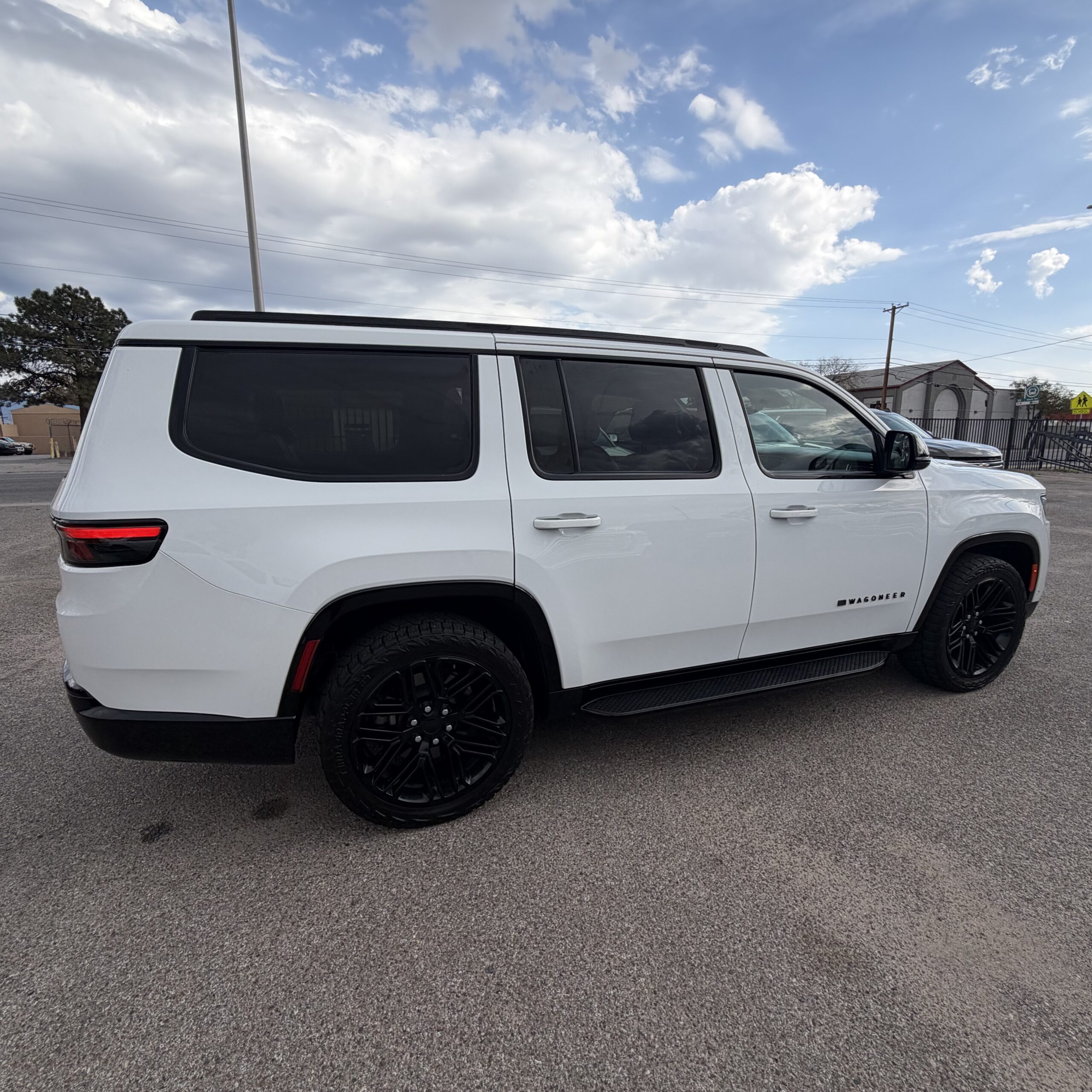 
								2023 JEEP Wagoneer Series II full									